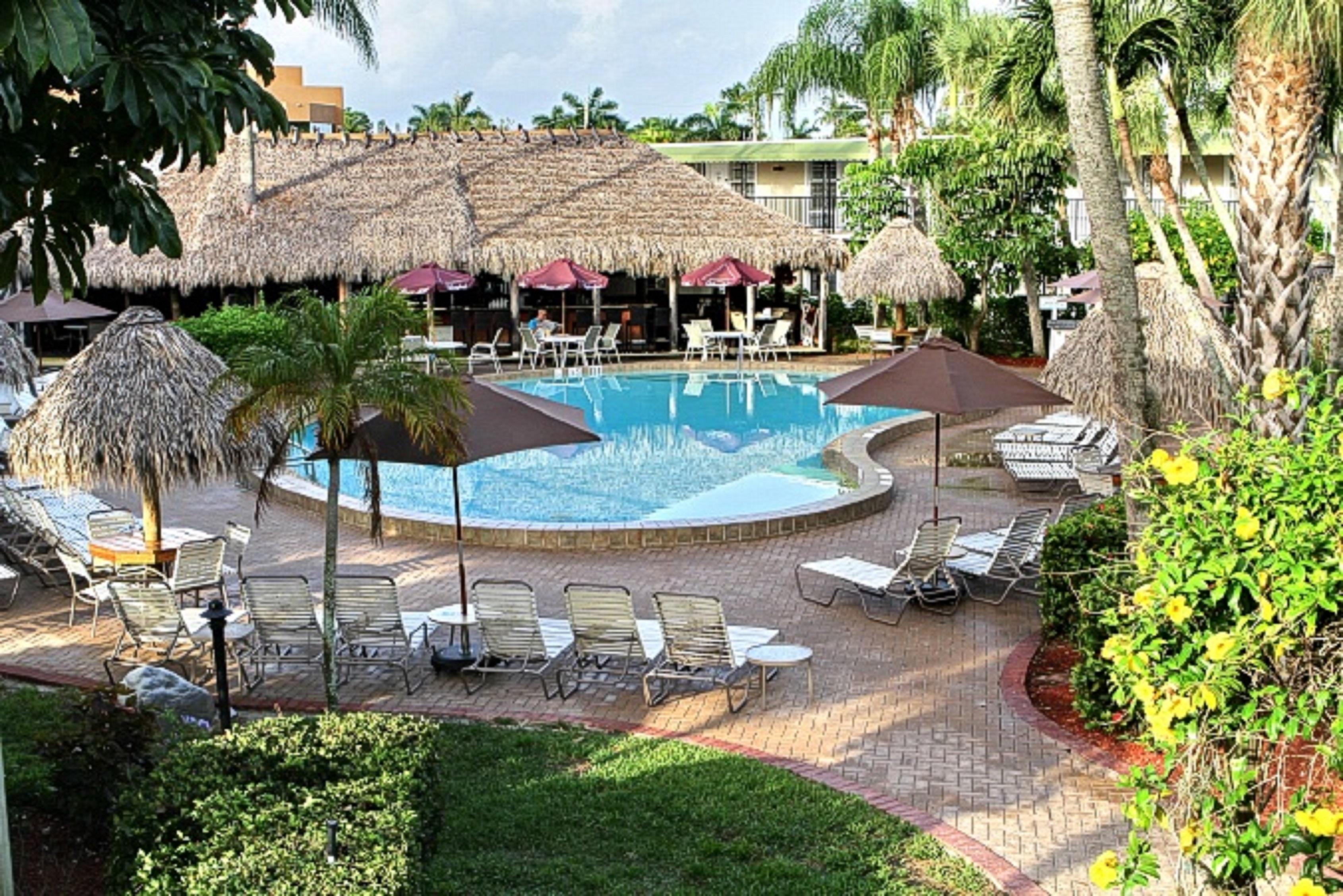 Gulfcoast Inn Napoli Bagian luar foto